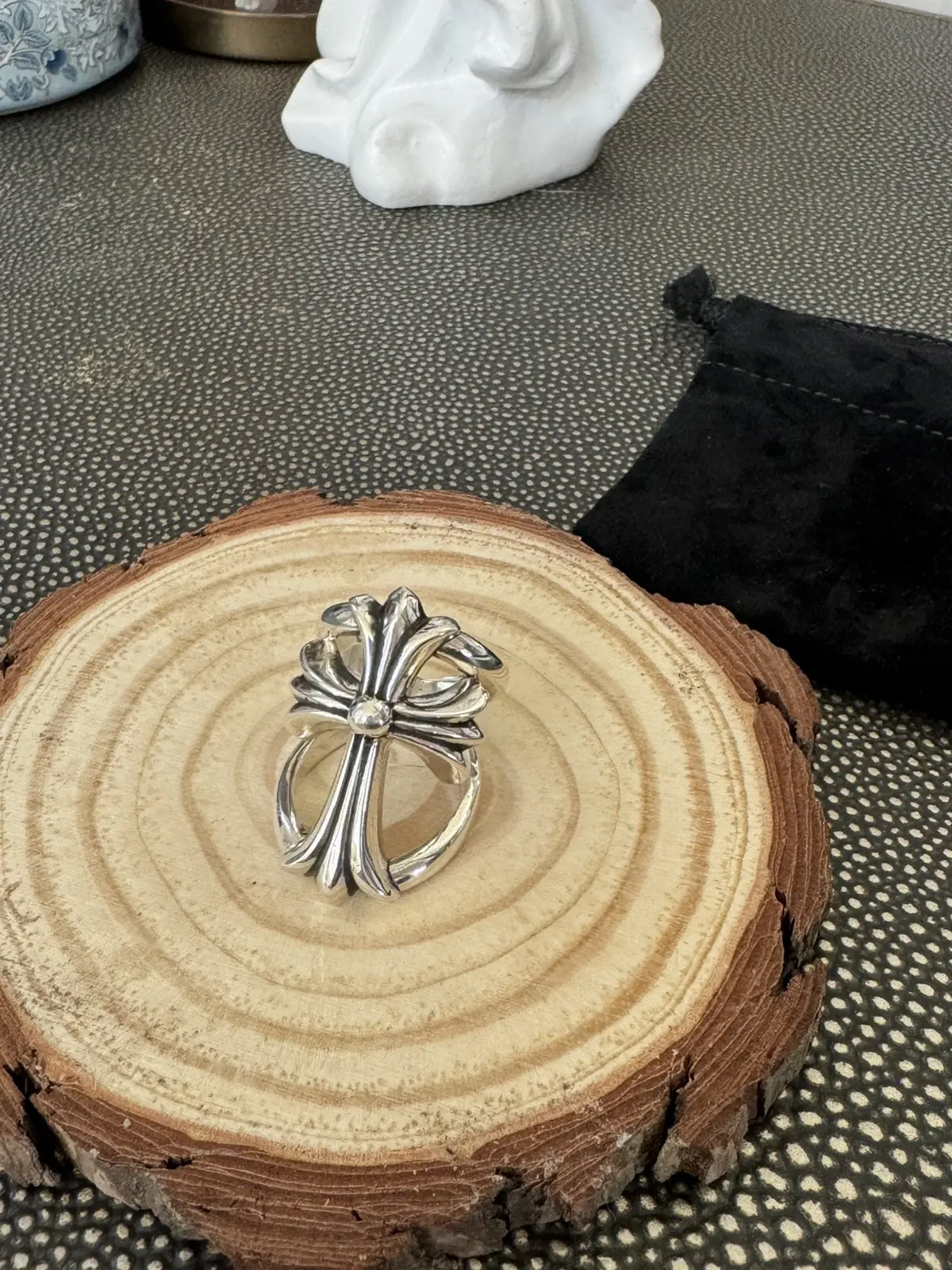 How to authenticate Chrome Hearts jewelry