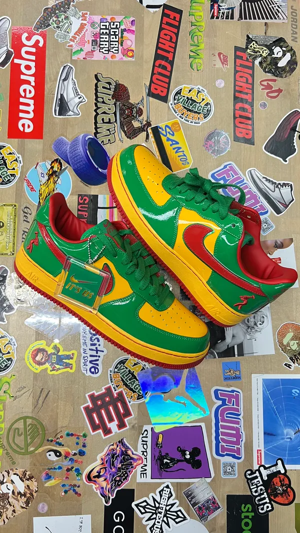 Sneakers